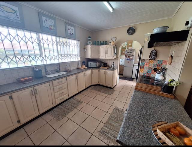3 BEDROOM HOUSE FOR SALE IN VANDERBIJLPARK SW 2